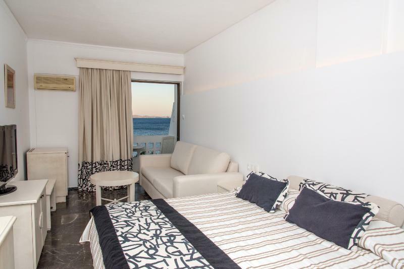 Tínos Aeolos Bay Hotel מראה חיצוני תמונה